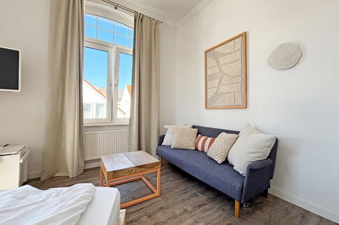 Schlafzimmer links